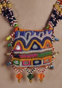 Kutch Glasswork Square Pendant Chain 4-2